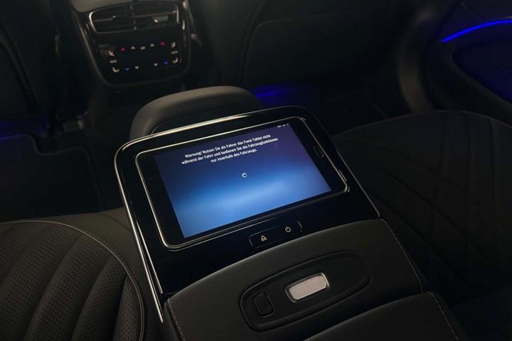 Sort Mercedes EQS580 fra 2022