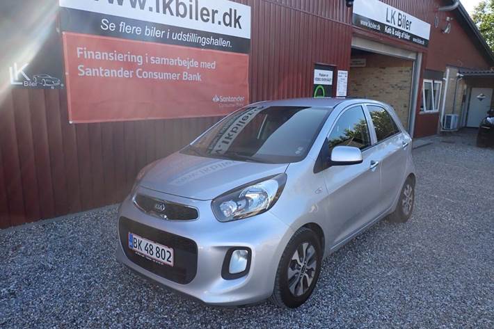 Sølv Kia Picanto fra 2016 set udefra