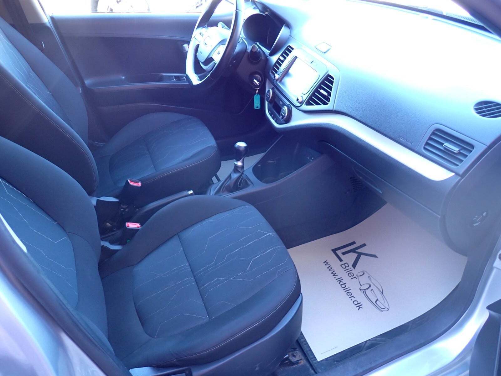 Sølv Kia Picanto fra 2016