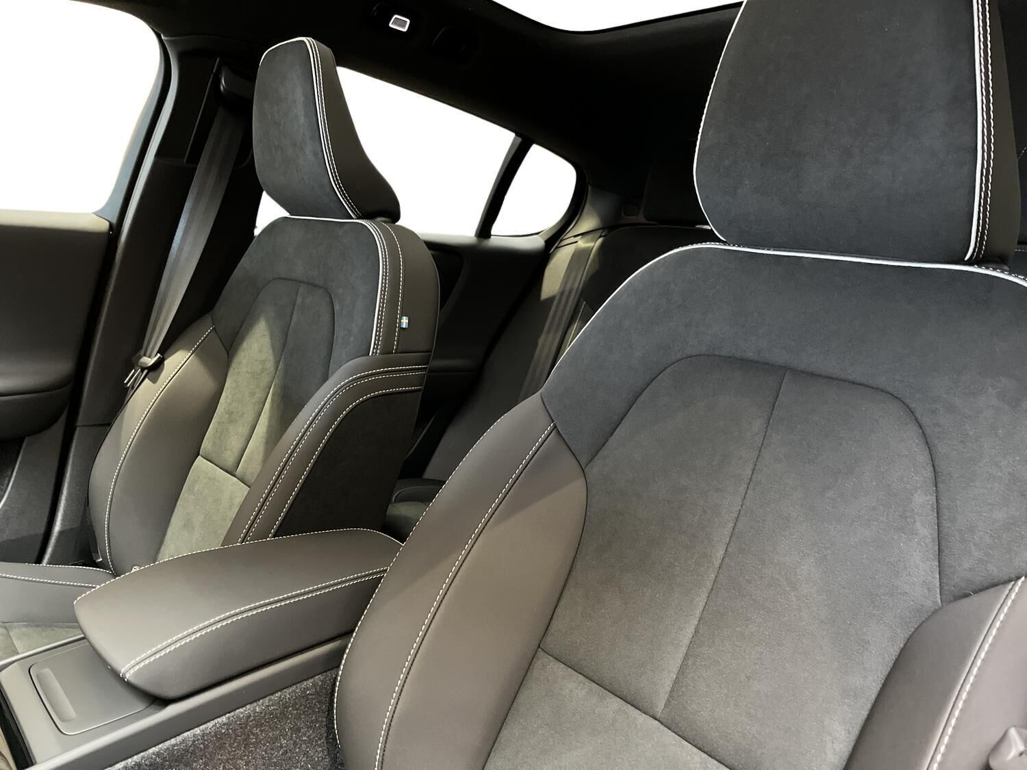 Blå Volvo C40 fra 2025