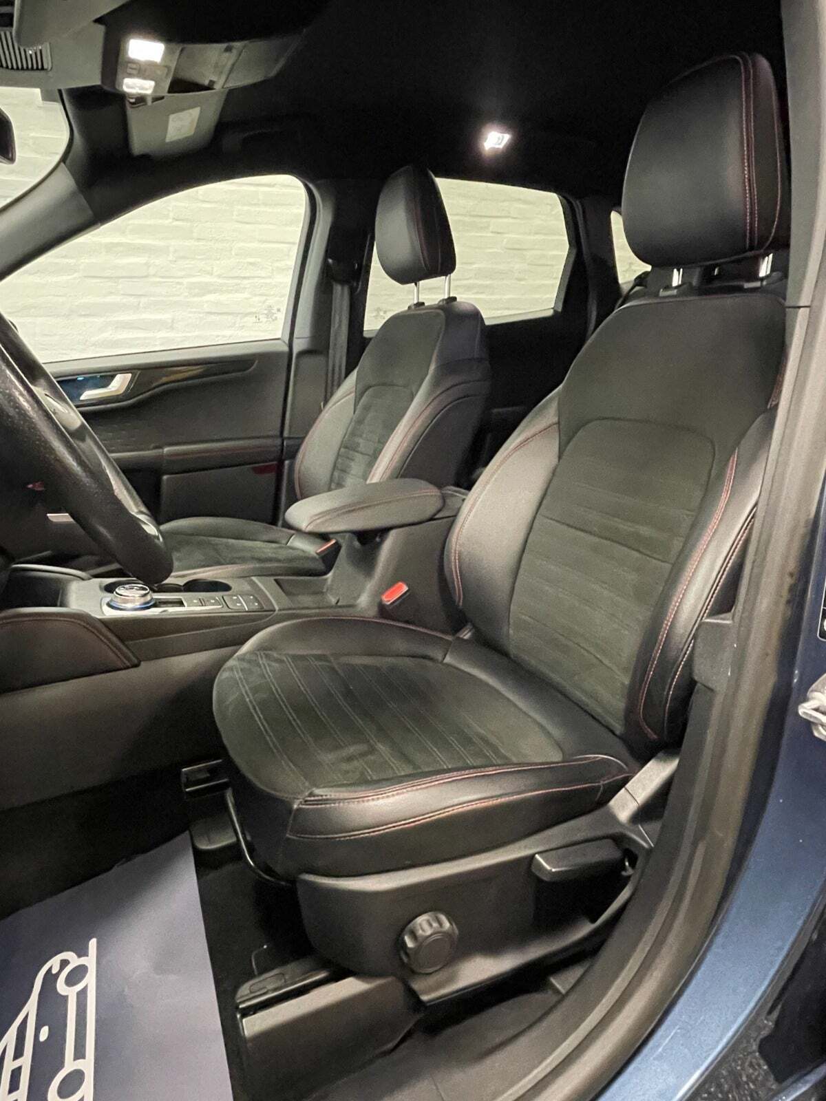 Ford Kuga 2,5 PHEV ST-Line X CVT