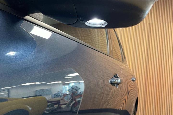 Blå Ford Kuga fra 2021
