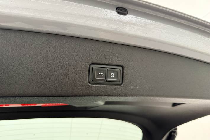 Grå Audi Q4 fra 2022