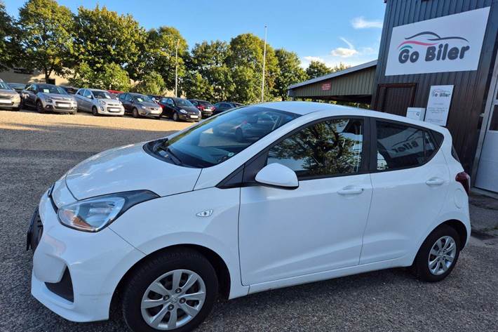 Grøn Hyundai i10 fra 2017