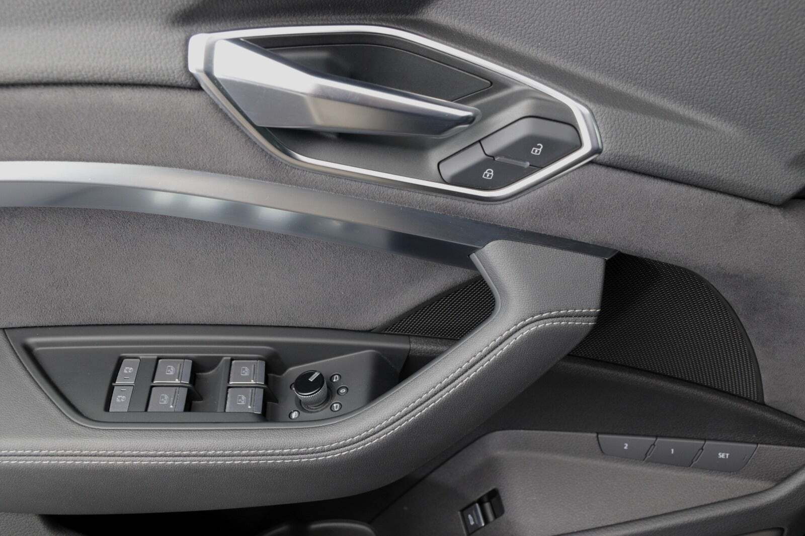 Sort Audi e-tron fra 2022