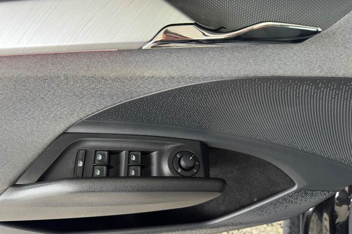 Sort Skoda Enyaq iV fra 2022 set indefra