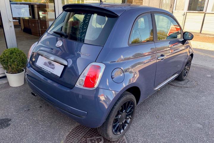 Blå Fiat 500 fra 2012