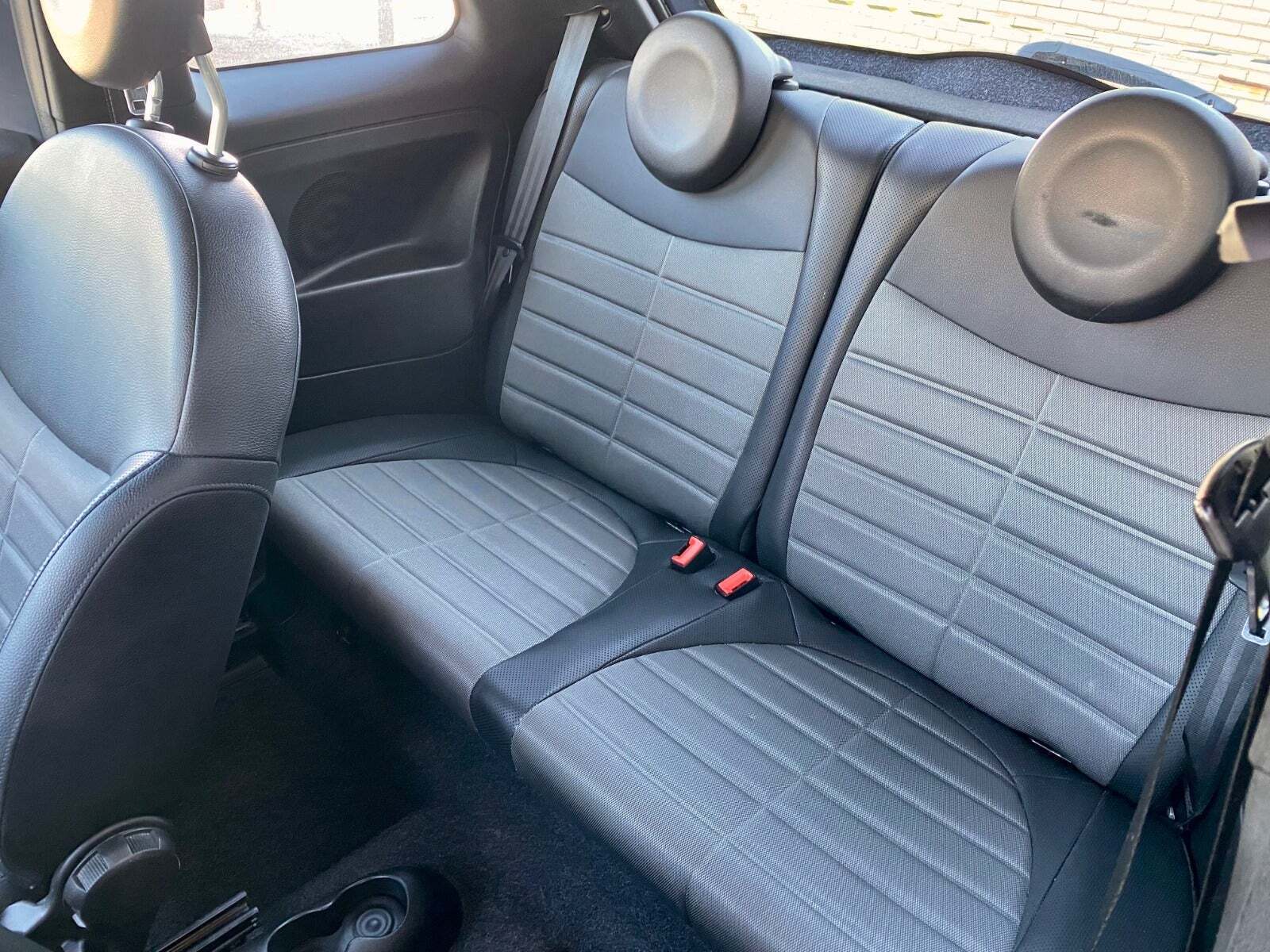 Blå Fiat 500 fra 2012