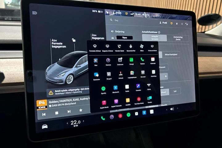 Sort Tesla Model 3 fra 2021