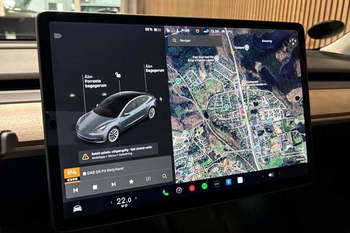 Sort Tesla Model 3 fra 2021