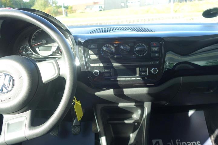 Blå VW UP! fra 2014