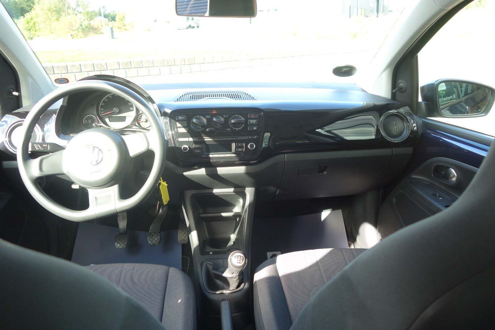 Blå VW UP! fra 2014