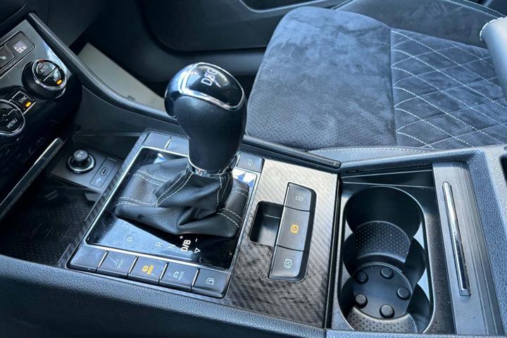 Hvid Skoda Superb fra 2020