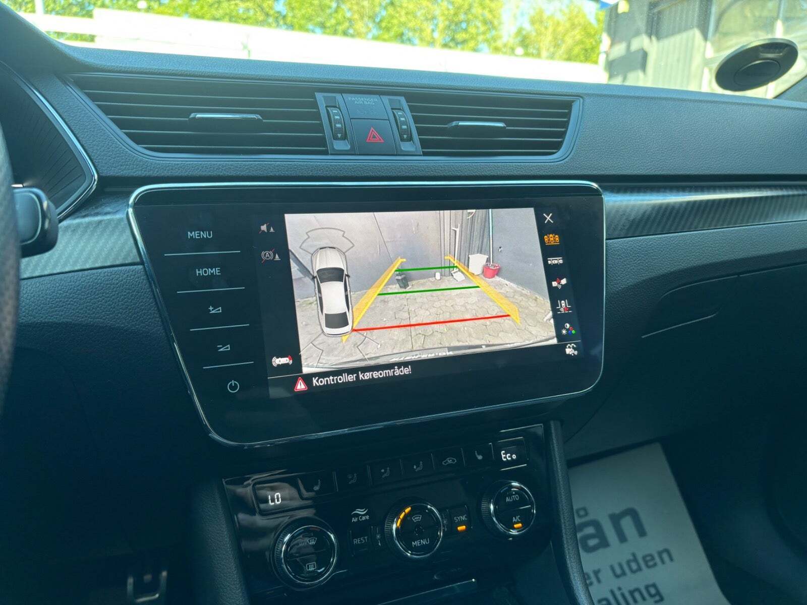 Hvid Skoda Superb fra 2020