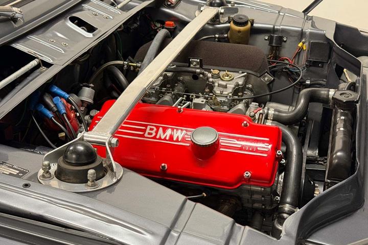 undefined BMW 2002 fra 1971 set udefra