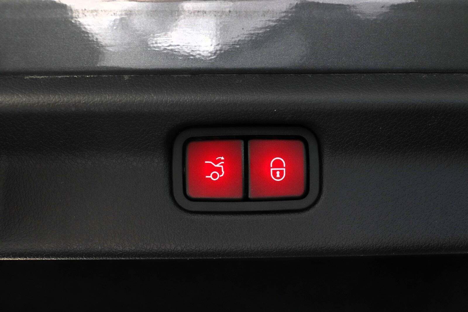 Grå Mercedes EQE350 fra 2023