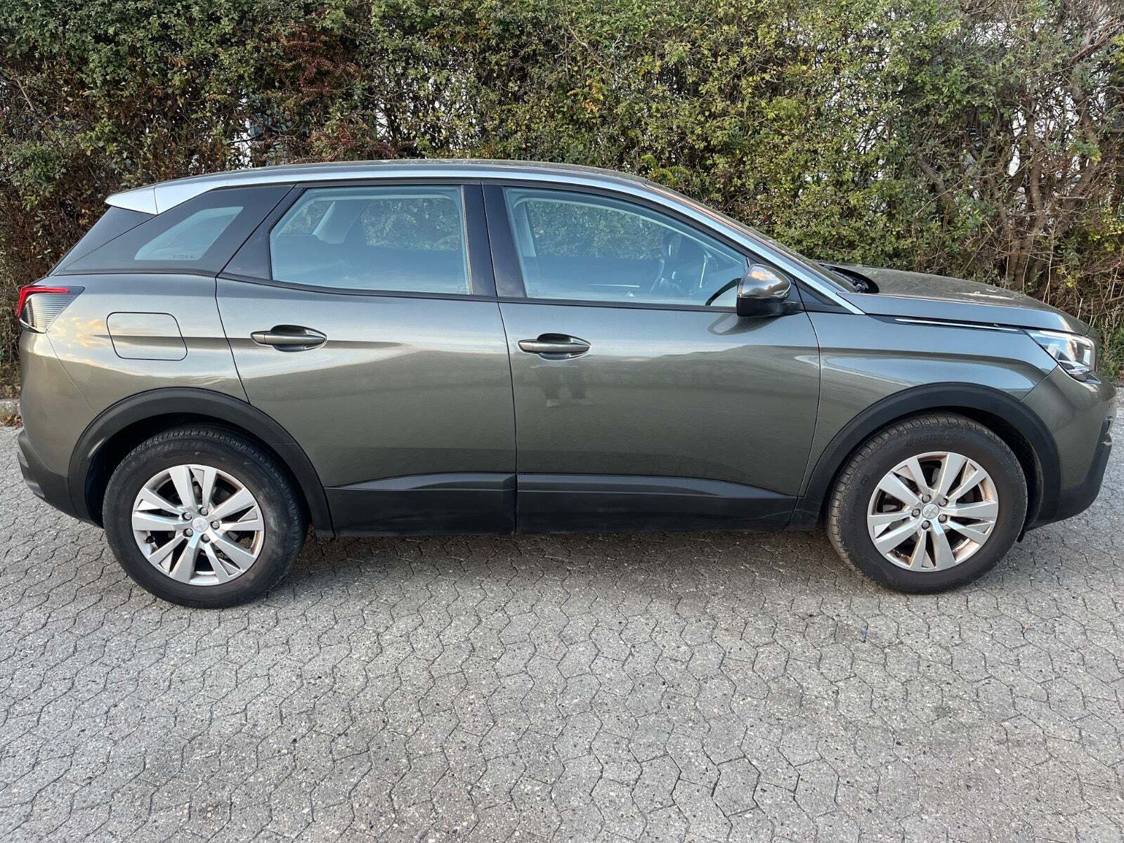 Peugeot 3008 1,2 e-THP 130 Allure