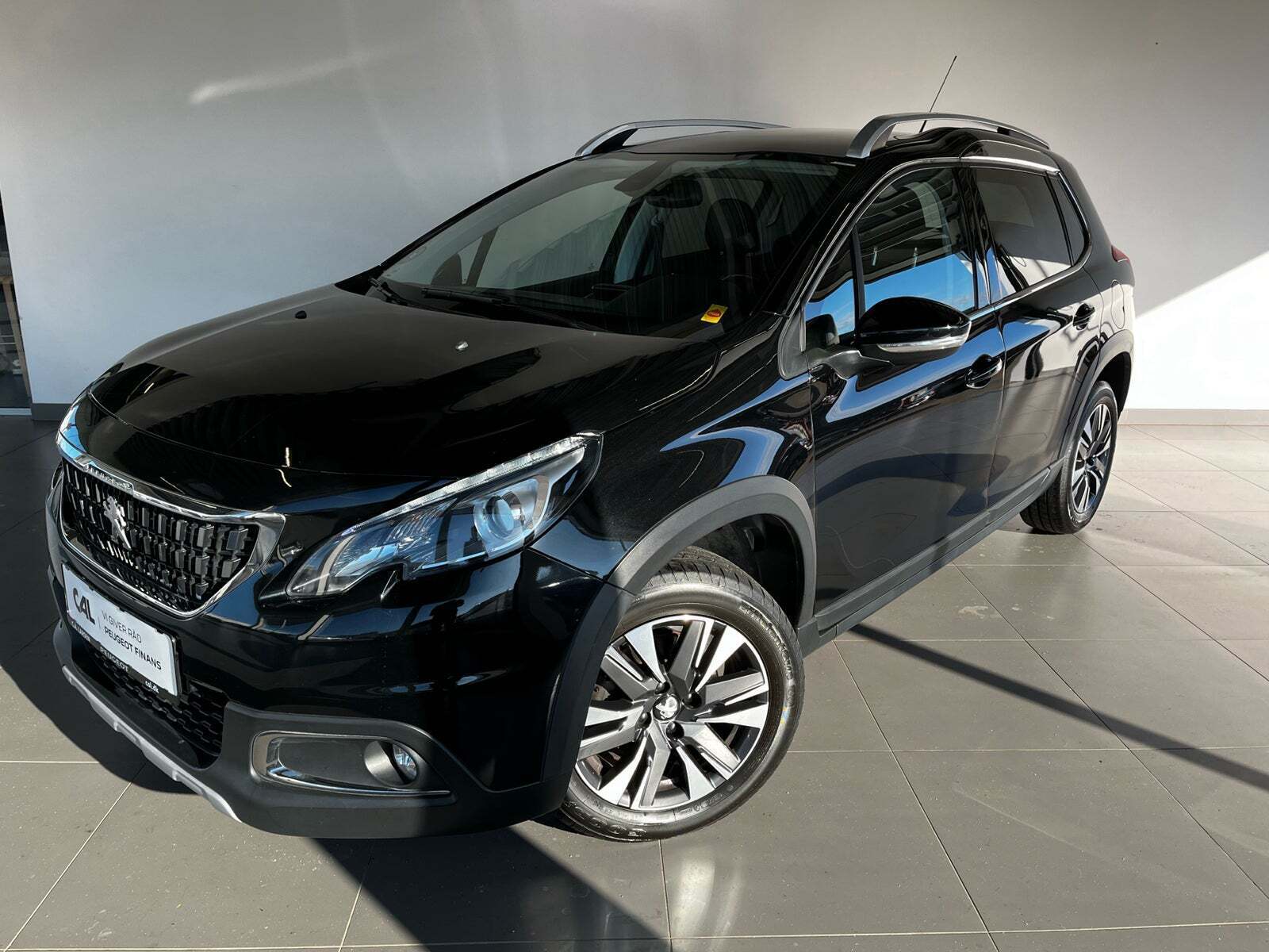 Peugeot 2008 1,2 e-THP 110 Selection Sky