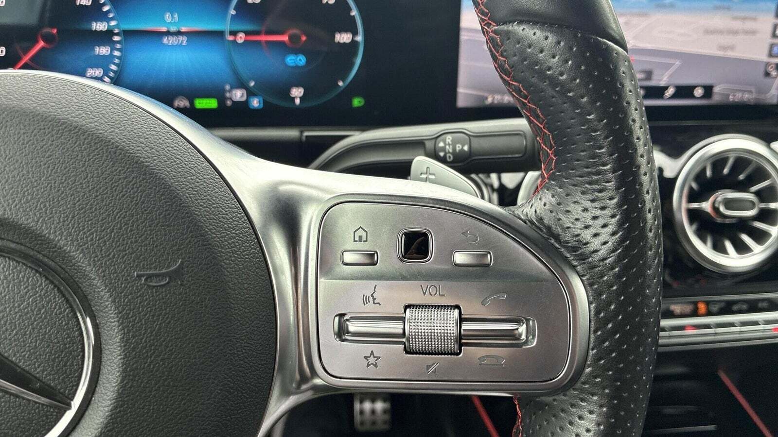 Hvid Mercedes EQA250 fra 2022