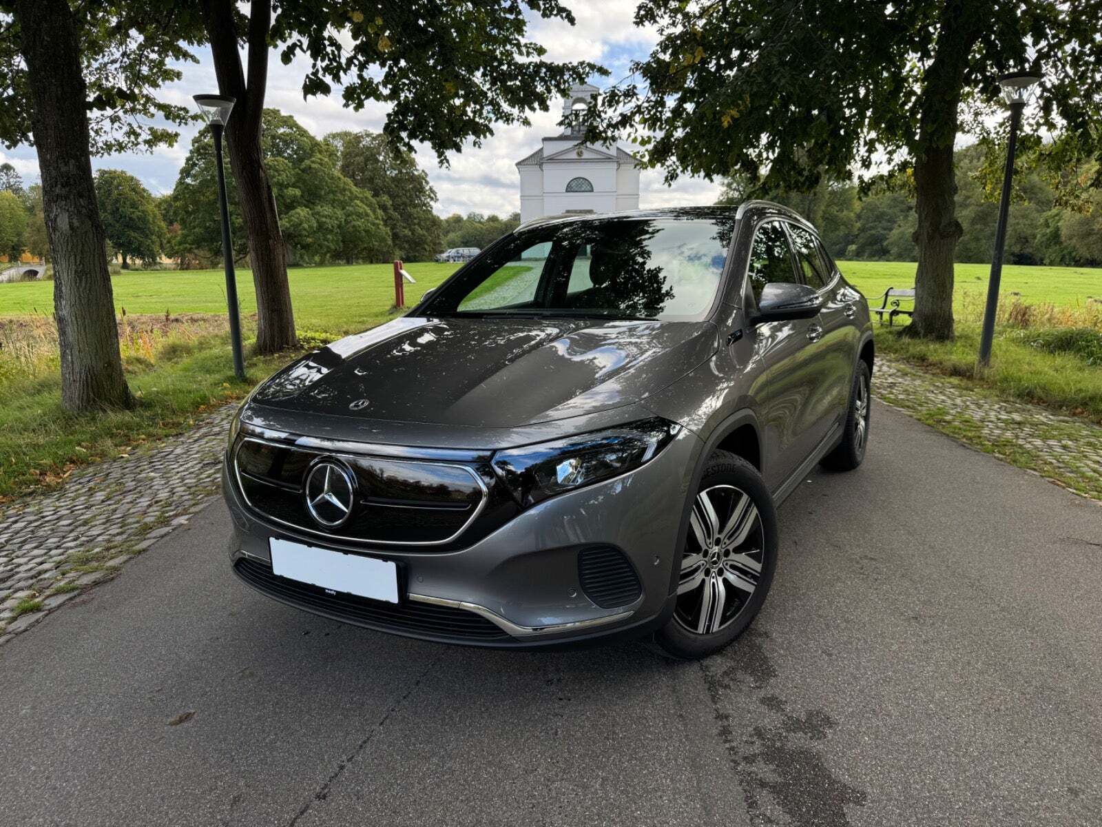 Mercedes EQA250
