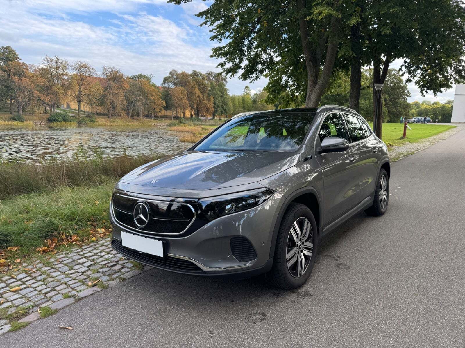 Sort Mercedes EQA250 fra 2022