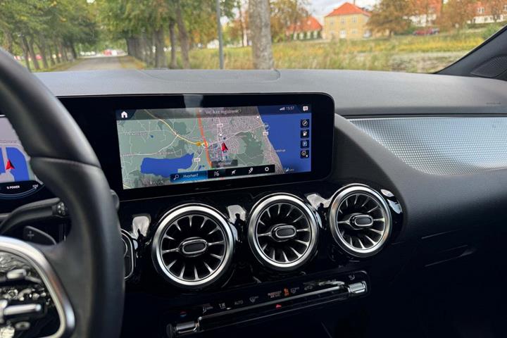 Sort Mercedes EQA250 fra 2022