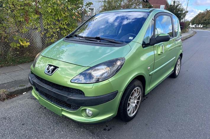 Grøn Peugeot 1007 fra 2005