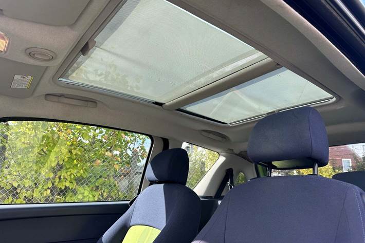 Grøn Peugeot 1007 fra 2005