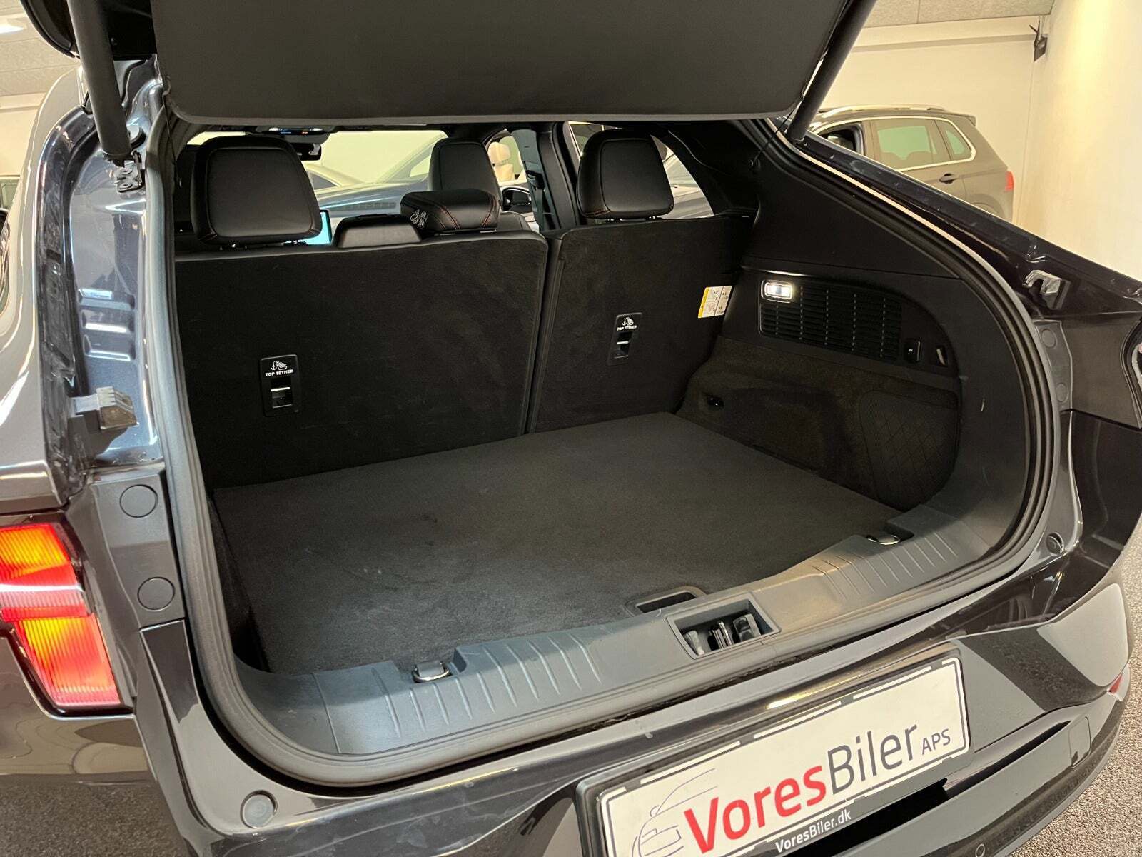 Grå Ford Mustang Mach-E fra 2022