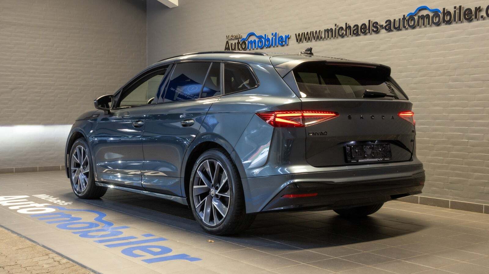 Grå Skoda Enyaq fra 2021
