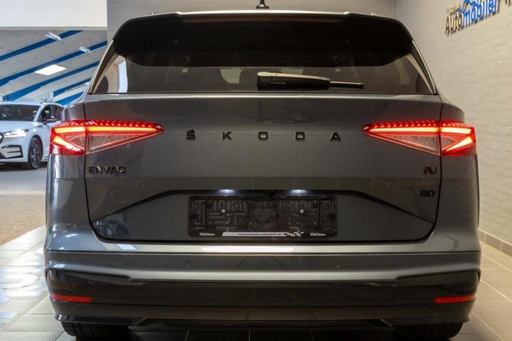 Grå Skoda Enyaq fra 2021