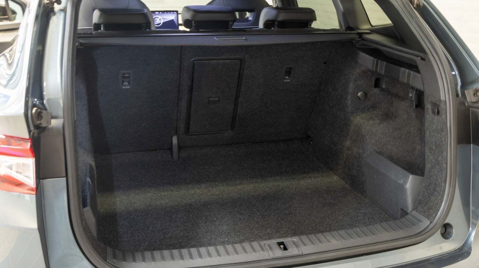 Grå Skoda Enyaq fra 2021