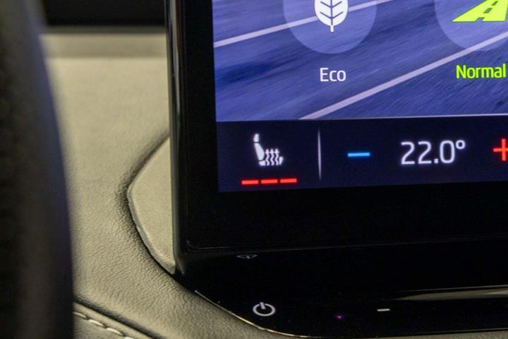 Grå Skoda Enyaq fra 2021