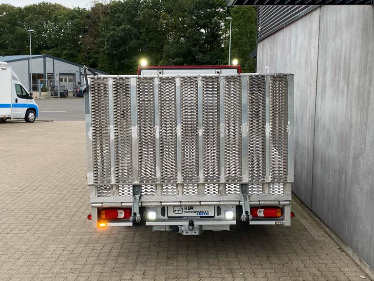 Iveco Daily 3,0 35S18 4100mm D 180HK Ladv./Chas. 8g Aut.