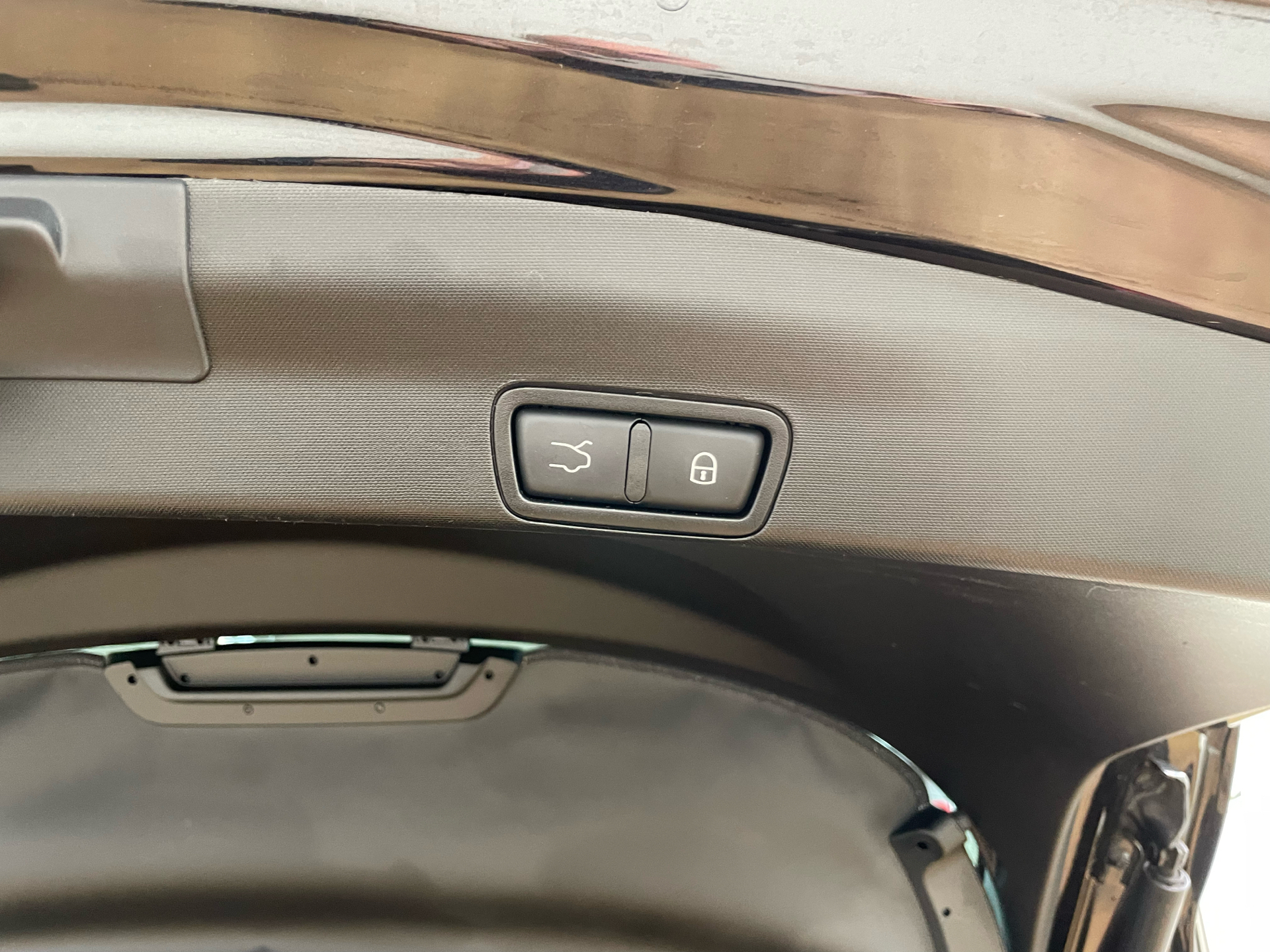 Sort Alfa Romeo Stelvio fra 2020