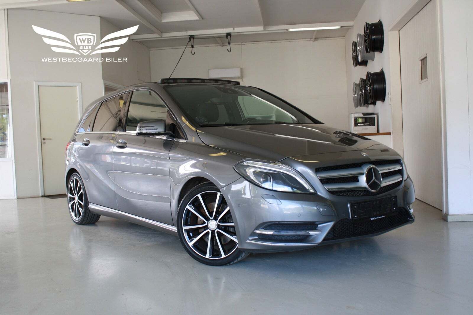 Grå Mercedes B220 fra 2013