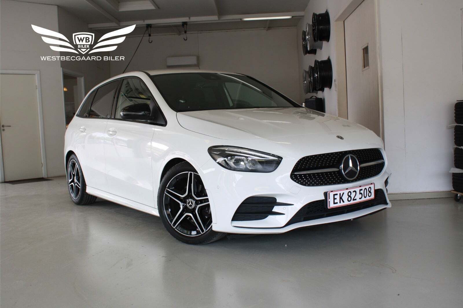 Hvid Mercedes B200 d fra 2020 set udefra