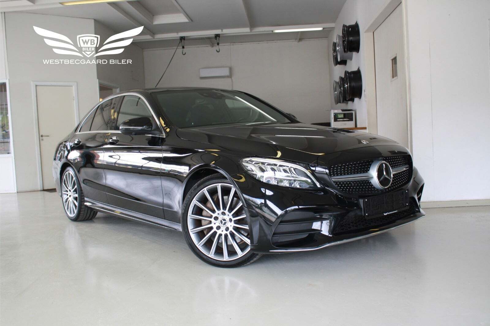 Sort Mercedes C300 de fra 2019 set udefra