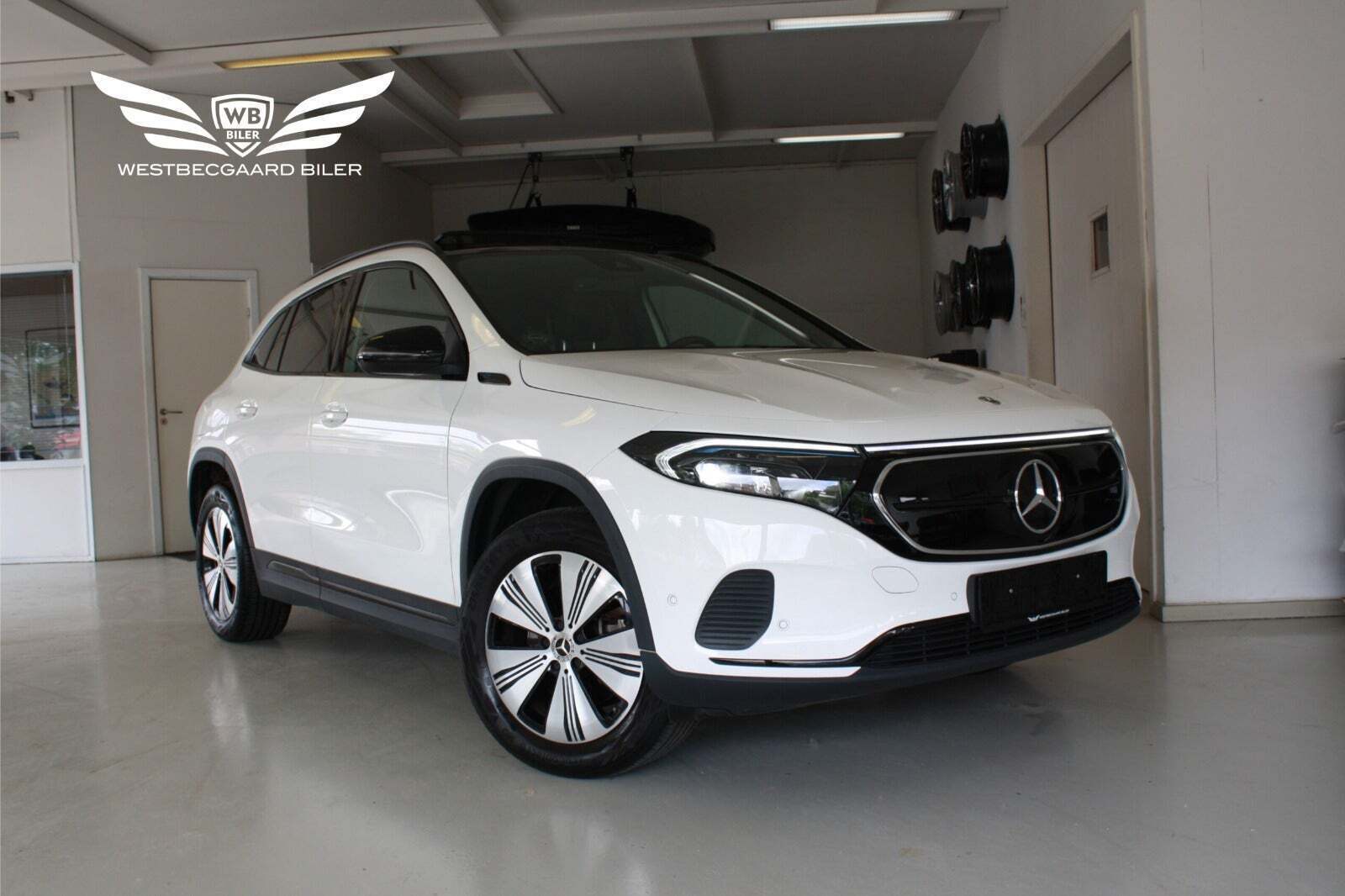 Hvid Mercedes EQA250 fra 2022 set udefra