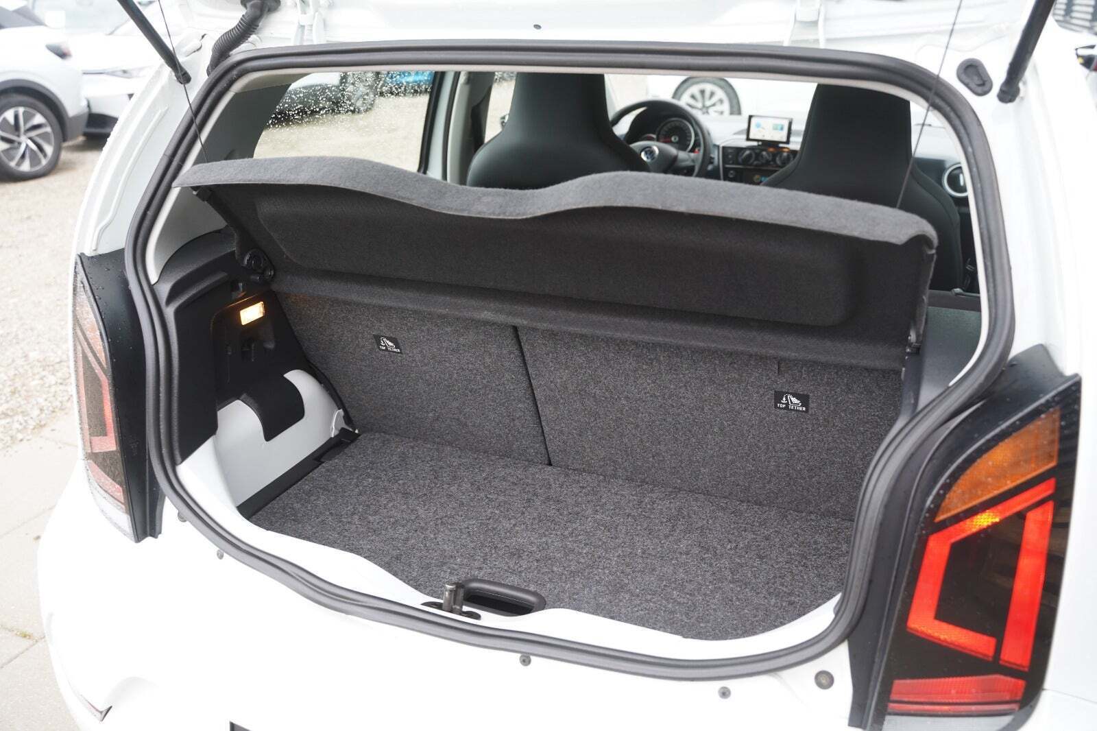 Hvid VW UP! fra 2020