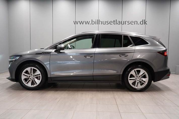 Grå Skoda Enyaq fra 2023