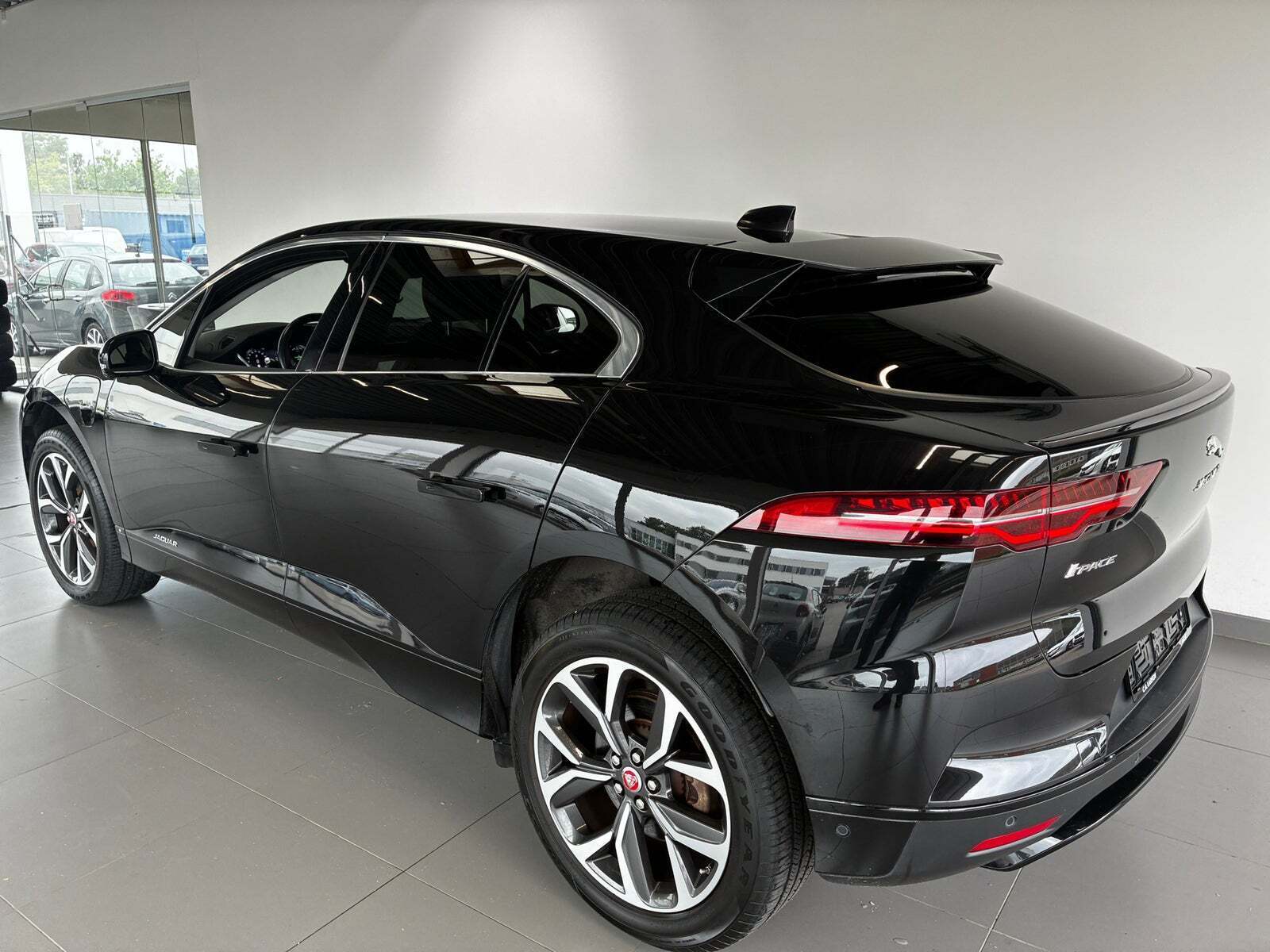Sort Jaguar I-Pace fra 2020