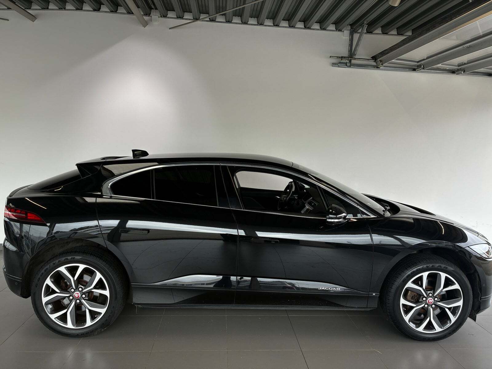 Sort Jaguar I-Pace fra 2020
