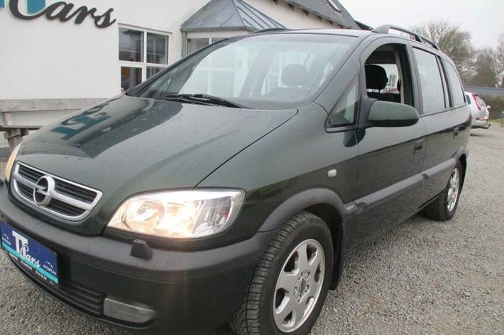 Grøn Opel Zafira fra 1999