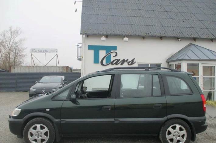 Grøn Opel Zafira fra 1999