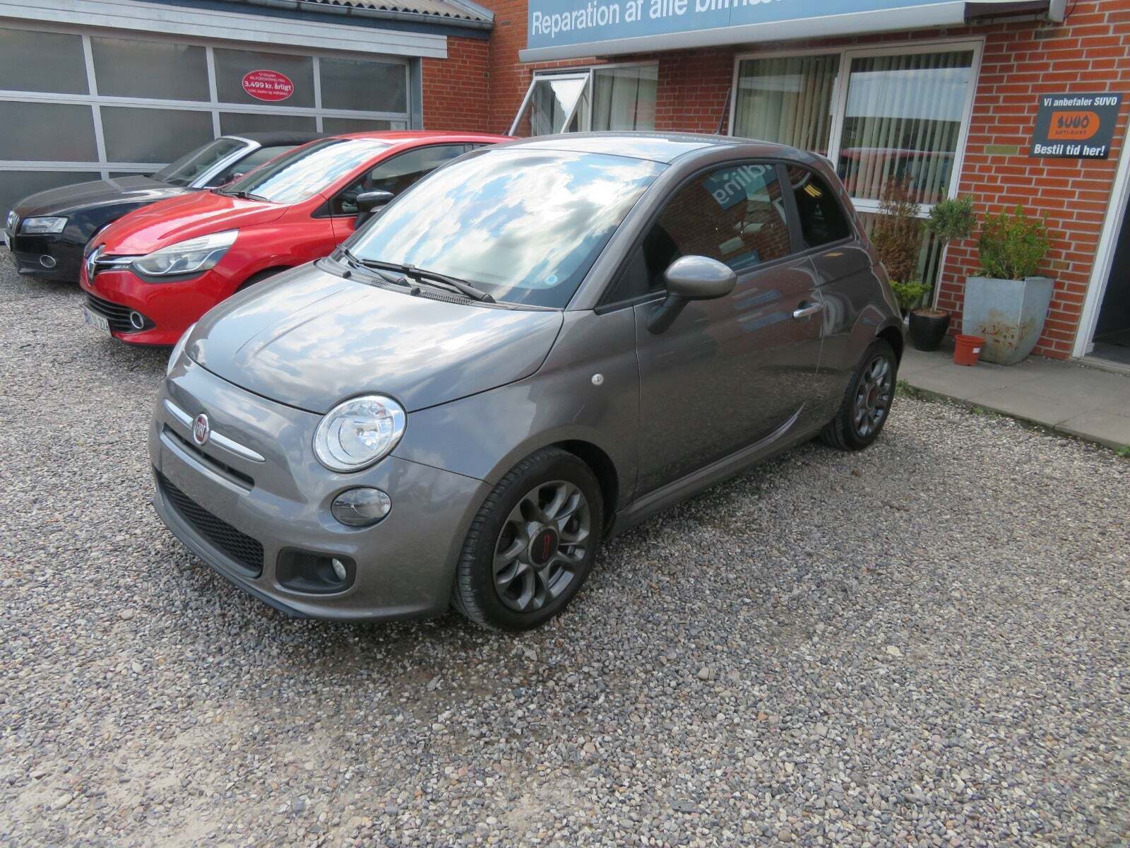 Grå Fiat 500 fra 2014