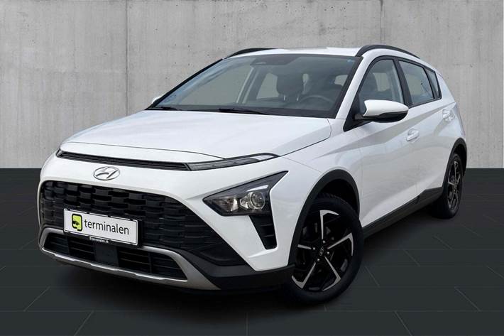 Hvid Hyundai Bayon fra 2022 set udefra