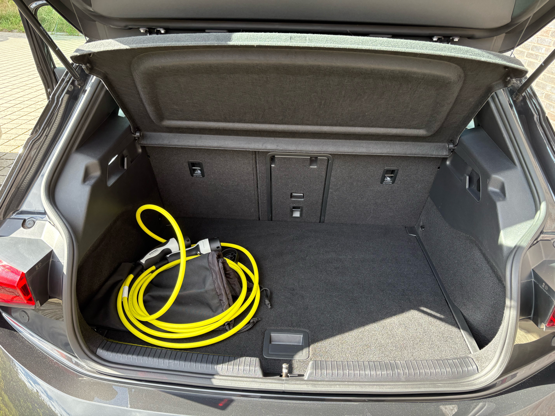 Grå Cupra Born fra 2022