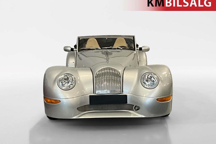 Sølv Morgan Aero 8 fra 2002 set udefra