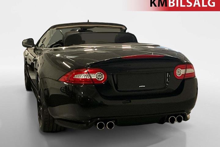 Sort Jaguar XKR fra 2011